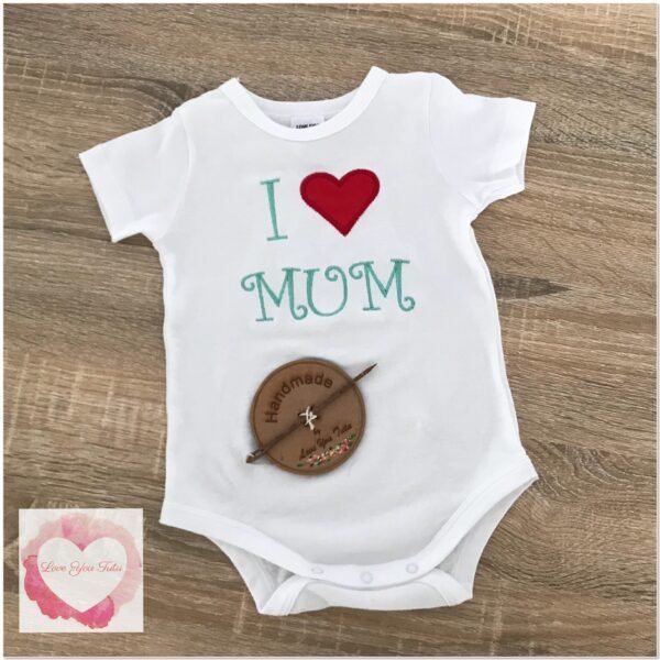 Embroidered I love mum design