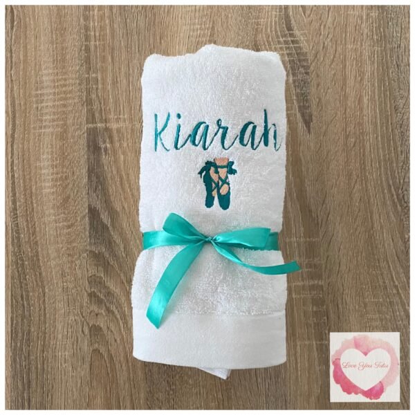 Embroidered personalised towel with picture - Image 10